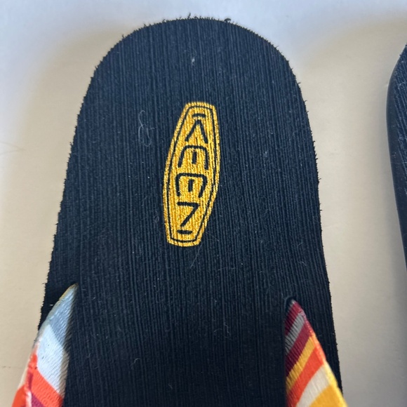 New Keen Yellow Orange White Canvas Black Rubber Outsole Flip Flops size 9 - Picture 7 of 14